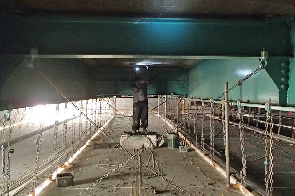 橋梁下現場風景