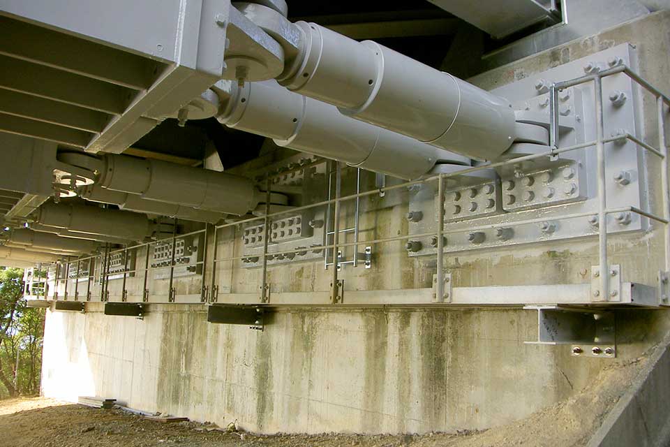 橋桁の落橋防止